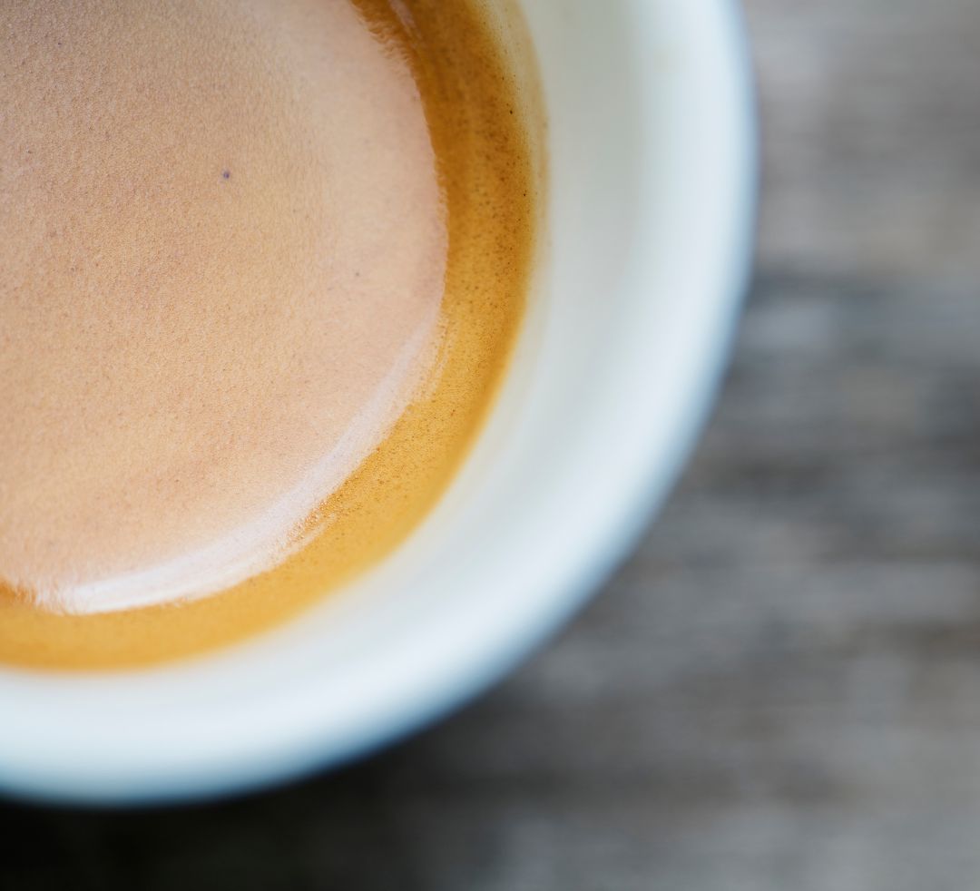 Come ottenere un espresso perfetto a casa? Guida pratica per migliorare davvero il caffè che bevi ogni giorno